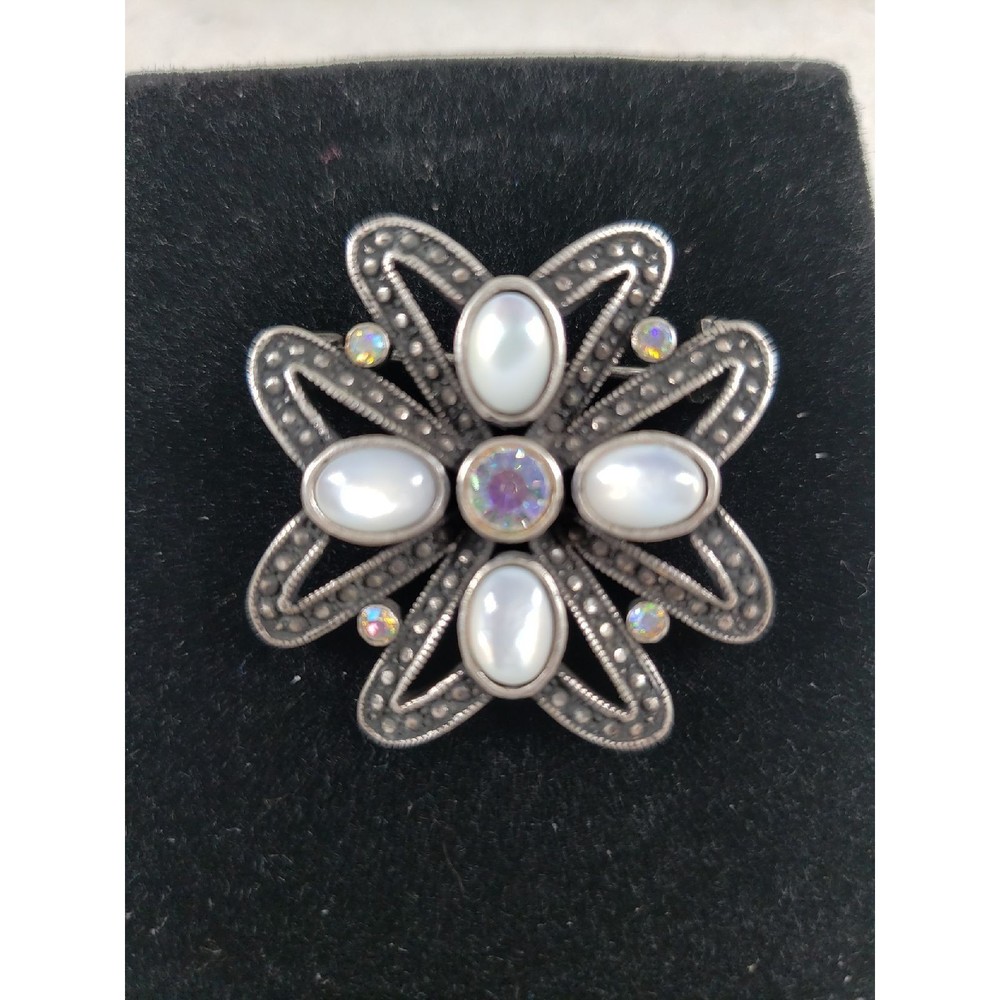 Vintage Mother of Peal Stone Brooch - Picture 2 of 5